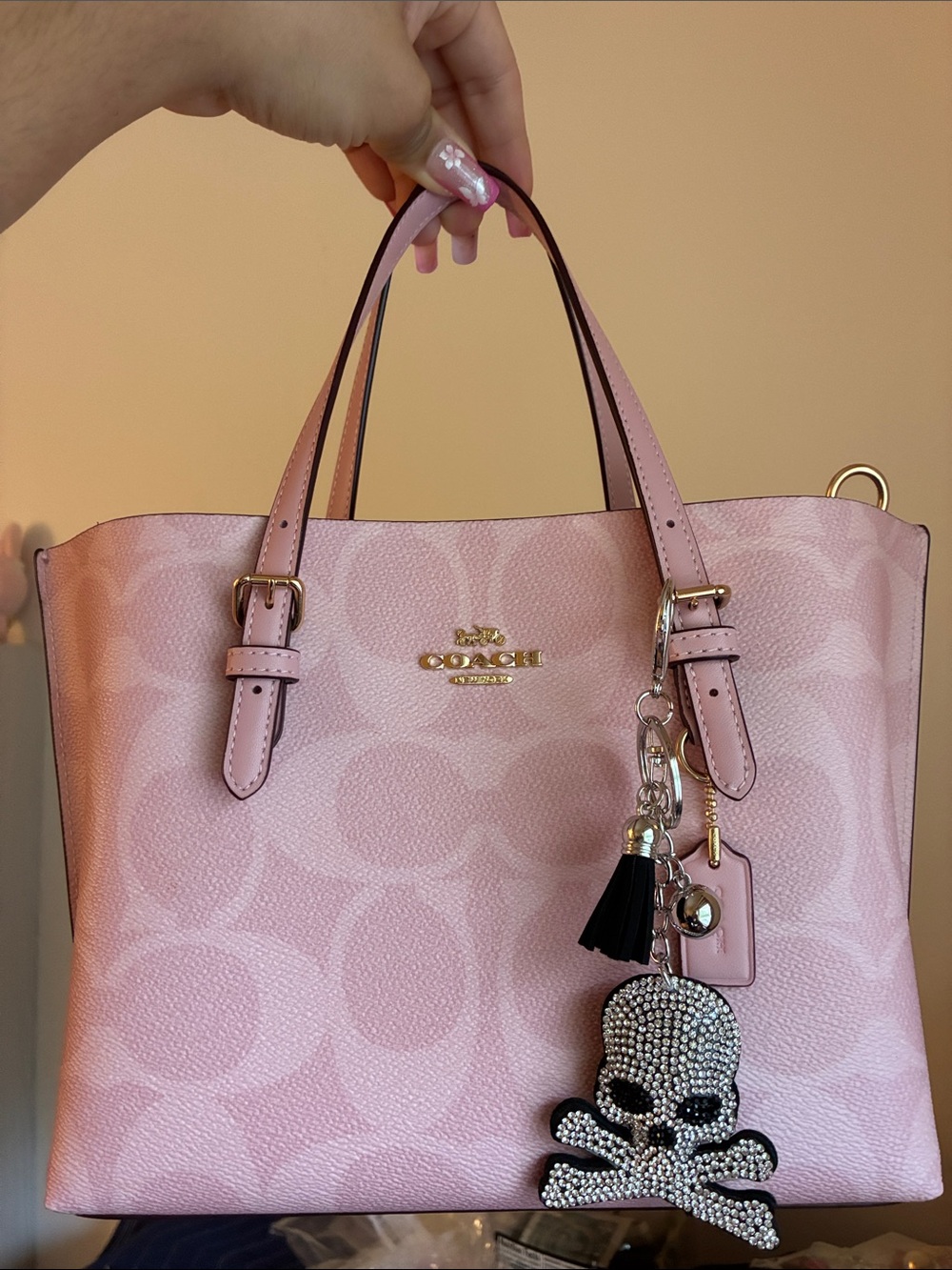 2/$20🎀 Rhinestone Skull & Crossbones Keychain Charm